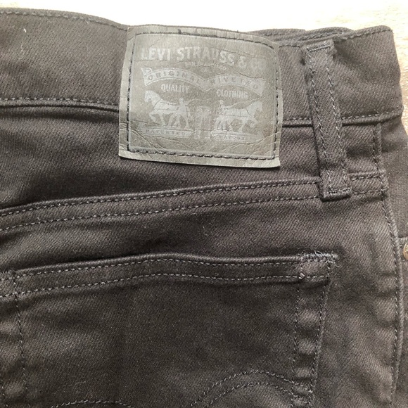 Levi Straus High Waisted Distressed Skinny Jeans - Picture 3 of 11